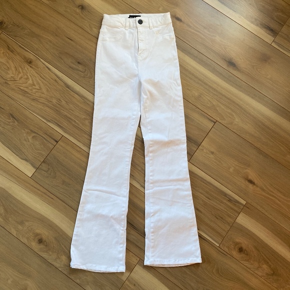 Fitjeans - Pastel Flared White - Picture 10 of 14